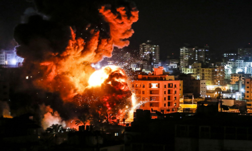 Israele bombarda Gaza in rappresaglia per il lancio di razzi