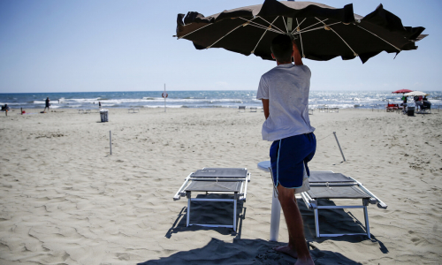 Le vacanze estive diventano un lusso: 500 euro in più a famiglia